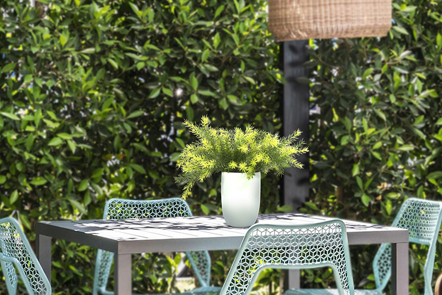 How long can outdoor artificial plants last? 2 outdoor artificial flowers and plants