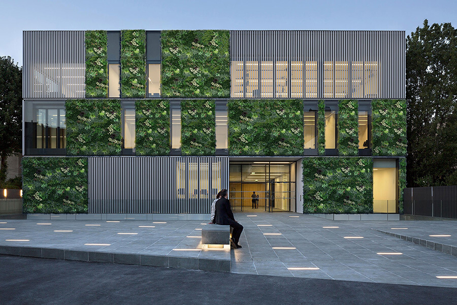 8 Benefits of Artificial Plant Walls in Commercial Spaces 3 fake plant wall