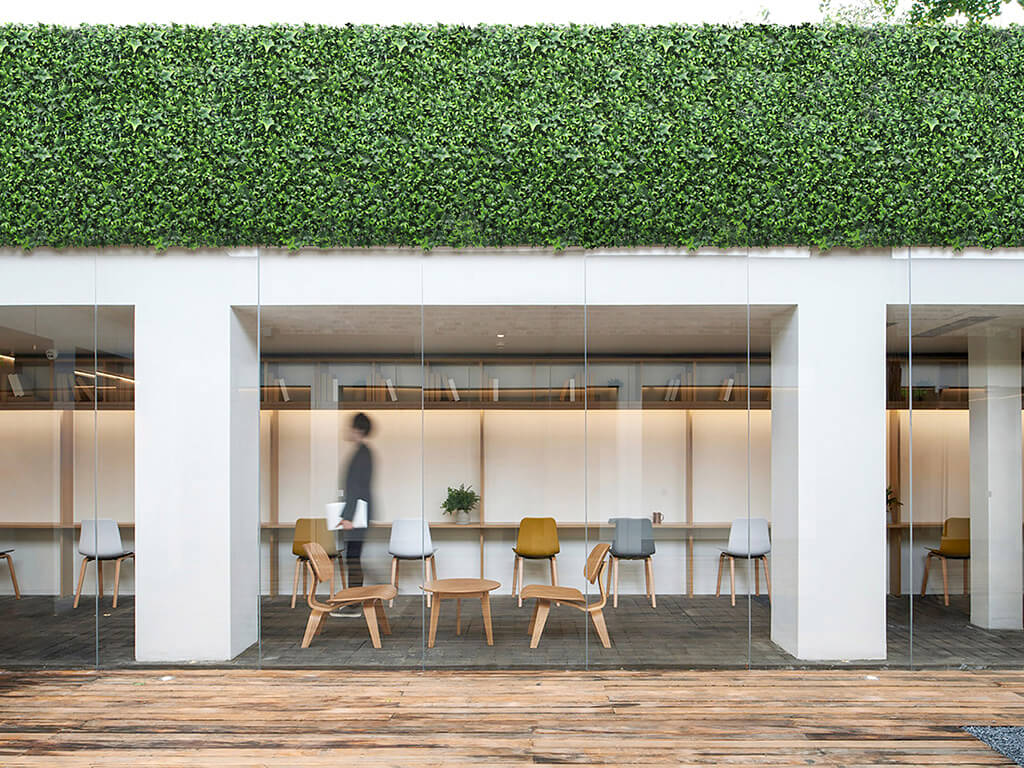 STUNNING FAKE PLANT WALL 1 STUNNING FAKE PLANT WALL