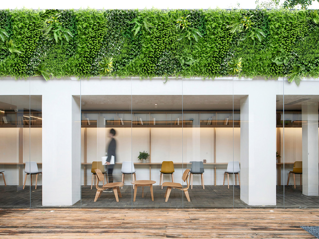 TRANSFORM COMMERCIAL SPACE WITH FAUX GREENERY WALL 1 faux greenery wall