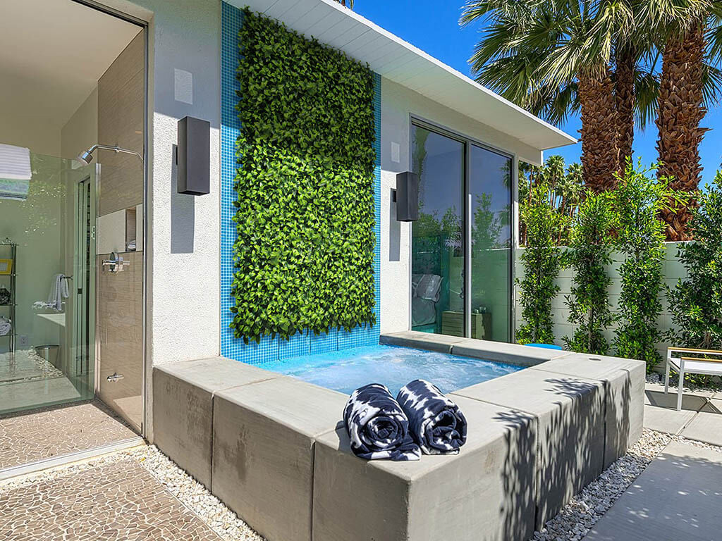 DECORATIVE ARTIFICIAL PLANT WALL 1 Decorative artificial plant wall