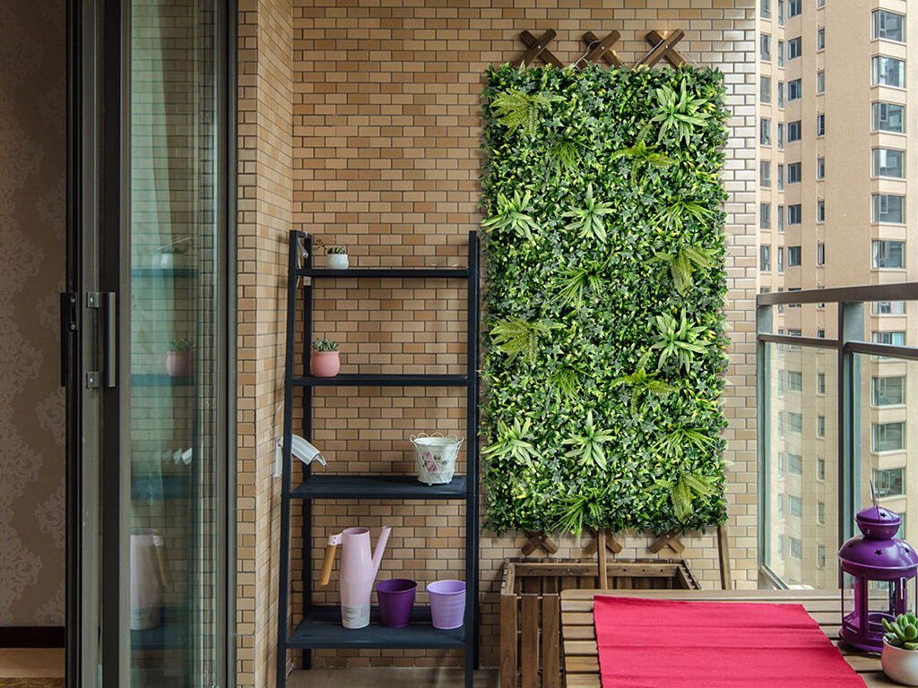 FAKE PLANT WALL FOR YOUR BALCONY 1 FAKE PLANT WALL FOR BALCONY