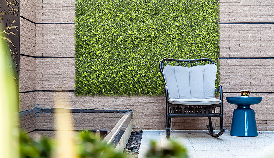Artificial Boxwood Hedges: Safeguarding Privacy with Style 4 cover the windows with artificial hedge