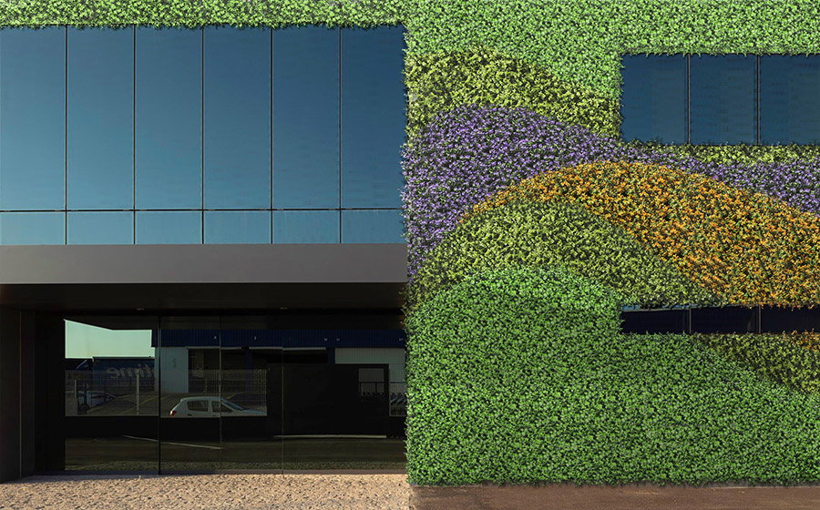 What Are the Best Artificial Plants for Outdoors? 2 Artificial Hedges for Outdoors