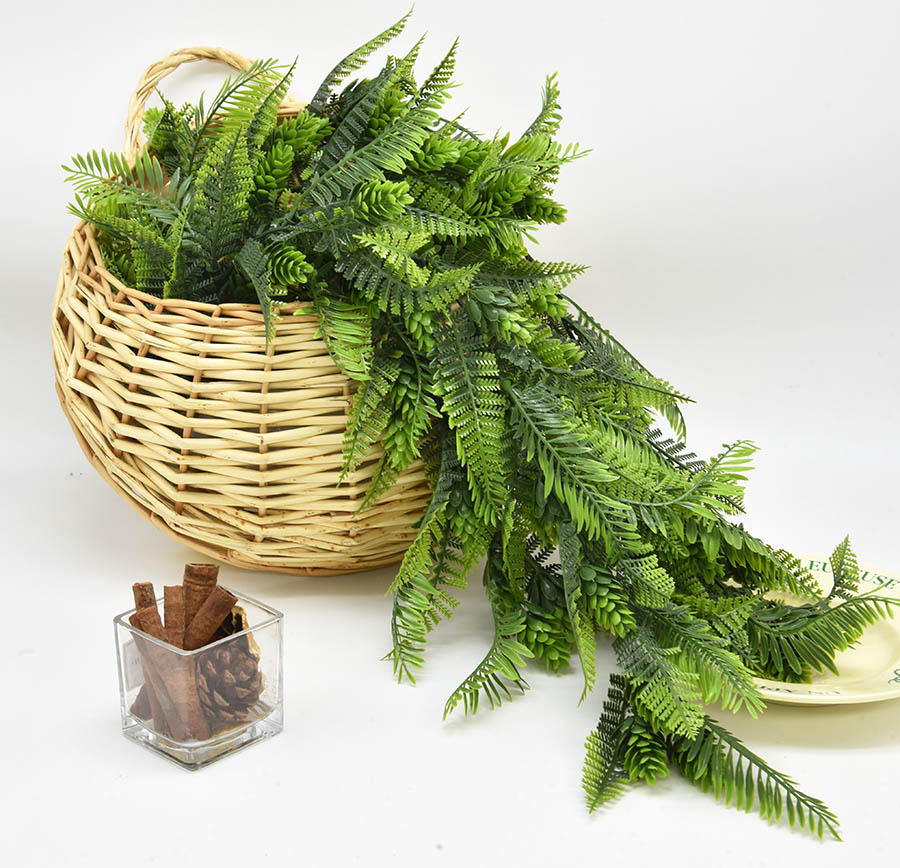 What Are the Best Artificial Plants for Outdoors? 3 Artificial vines