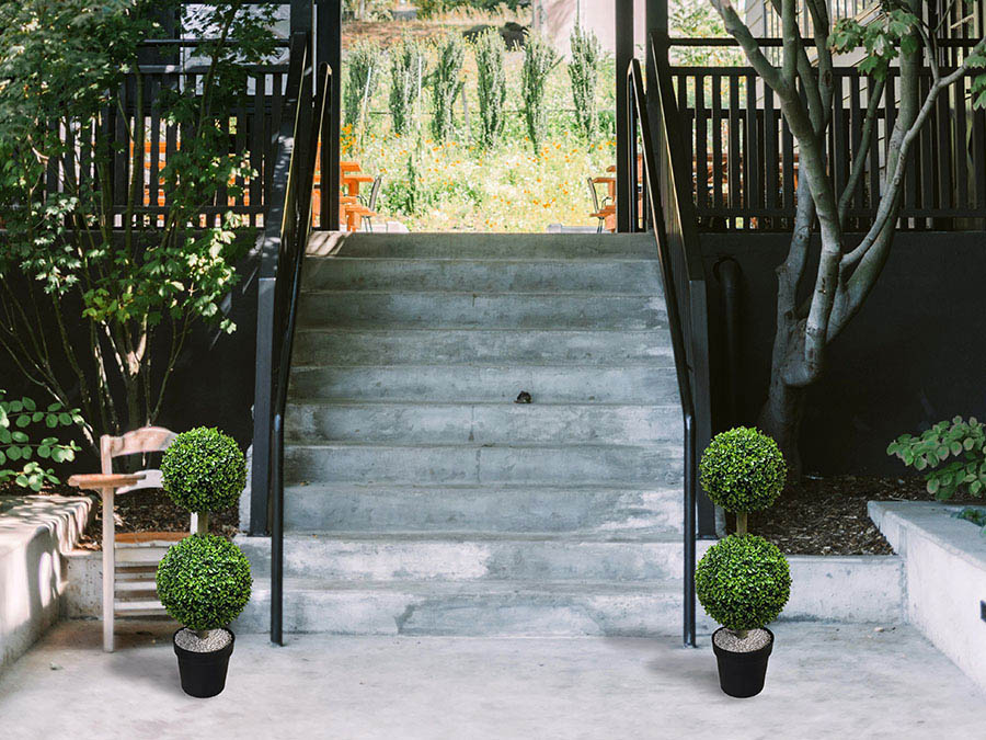 10 Best Fake Outdoor Plants That Look Real 8 artificial topiary